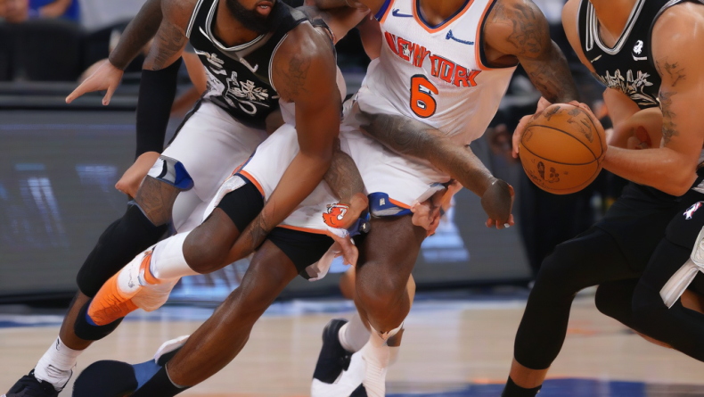 Knicks taraftarları San Antonio’da şampiyonluğu kutladı